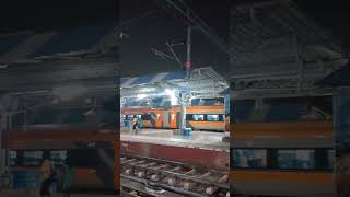 Madurai Bengaluru Vande Bharat 20672 arriving 15 minutes early at 9.30 PM #vandebharatexpress #train