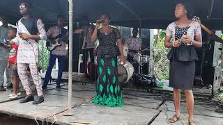 Live performance of edes okojie