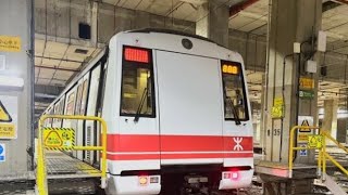 [港鐵復古45週年主題列車終極尾班車行走港島線.]港鐵復古45週年主題列車在2025年2月8日20時45分堅尼地城開出,21時19分抵達柴灣,21時35分柴灣開出前往柴灣車廠,用車：A161/A162