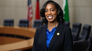 Charlotte-Mecklenburg police name first female police chief