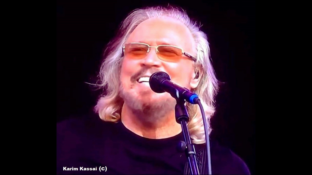 Barry Gibb - Live At Glastonbury 25th June 2017 - YouTube