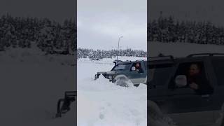 Mitsubishi Pajero in Deep snow