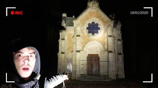 On découvre une crypte flippante dans une chapelle abandonnée ! (Urbex)