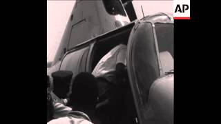 SYND 16 2 68 NIGERIAN LEADER GENERAL GOWON TAKES A RIDE IN CAPTURED BIAFRAN HELICOPTER