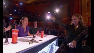 Tyra Banks Hits Her FIRST EVER GOLDEN BUZZER!!! On America’s Got Talent 2017