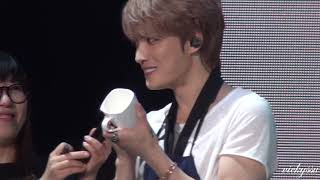 190216 Jaejoong J-PARTY in Taiwan - New Signature on Cups