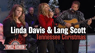 Linda Davis, Lang Scott, and Rylee Scott sing \