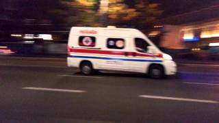 Warsaw 112: Ambulans TRIOMED alarmowo Alejami Jerozolimskimi po meczu Polska - Niemcy (11.10.2015)