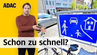 Tempo-Check: So langsam ist Schrittgeschwindigkeit wirklich | ADAC | Recht? Logisch!