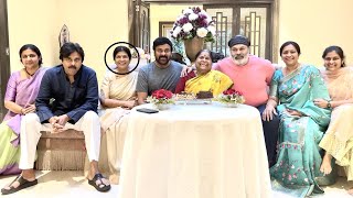 See Pawan Kalyan Simplicity 🙏🙏 Megastar Chiranjeevi Family Unseen Video | Filmy Hook