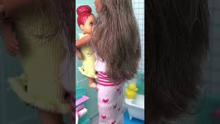 Barbie baby potty training #barbie #baby #pottytraining #dolls #kids #goodhabits #play #shorts #fun