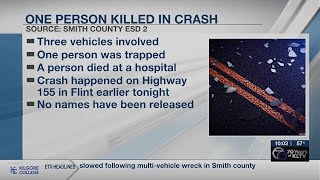 One dead, traffic slowed following multi-vehicle wreck in Smith county