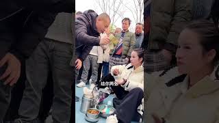 乞丐妹 _多年以后的我户外唱歌乞丐妹感恩所有的相遇感谢一路陪伴一路支持支持抖音传播正能量_1