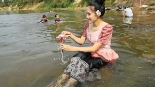 สาวสวย​ พาเที่ยวชม🇱🇦หมู่บ้านลึกลับในประเทศลาว.และวิถีชีวิตคนกับธรรมชาติ​ #สาวลาว​ #ทีมงานบ้านนา