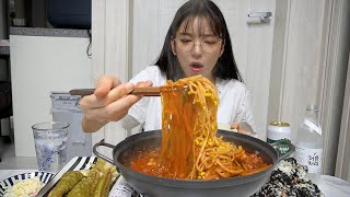 눈뜨자마자 소주 한잔하면서 숙취 이겨내기...(ft.매운갈비찜)