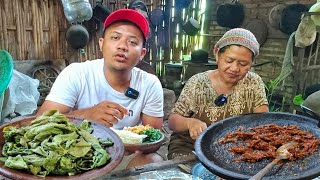 Mulai aktivitas kembali, mbah ibuk hari ini ngulup godong telo sambel terasi