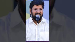 ఊరికి వెలగంచి వాళ్లకు వాళ్ల గురించి