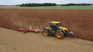 Labour d'été avec Fendt 826 et Fastrac 4220