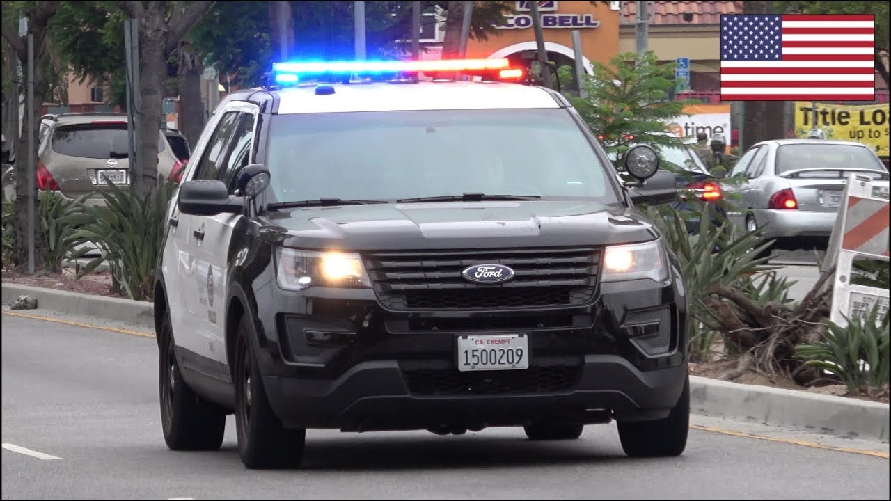 Two Lapd Police Cars Responding Code 3 Youtube
