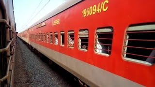 14617 Jansewa Express VS 12522 Rapti Sagar Superfast Express