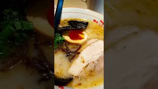 【Hong Kong Cuisine】🍽🍲 味千拉麵（味千ラーメン) Ajisen Ramen 源自日本九州，始創於1968年，其標誌是妹妹攜帶碗麵圖案。味千拉麵有早餐供應……