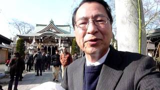 2012年元旦祭を終えた高ヶ坂熊野神社を出る