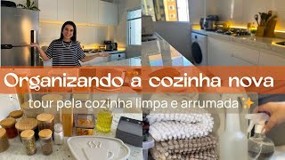 ORGANIZAÇÃO DAS COMPRAS nos armários da cozinha! TOUR PELA cozinha LINDA e arrumada ✨✨✨UMA PAZ :)