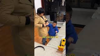 调皮又被奶奶揍了😂 #熊孩子 #熊孩子的日常 #奶奶带娃 #funnyvideos #funny #funnybaby #funnyclips#youtubeshorts #youtube