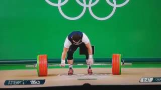 Atleta armeno si rompe il braccio alle olimpiadi-Video shock
