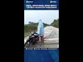 VIRAL, VIDEO EMAK-EMAK NEKAT TEROBOS JALAN COR YANG MASIH BASAH