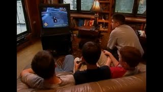 2002 में अपने सबसे अच्छे दोस्तों के साथ PS2 बजाना