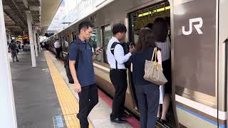 トップナンバー‼︎２２５系0番台I1編成＋２２３系2000番台新快速姫路行き尼崎駅到着発車。