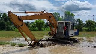 อดีตเคยหล่อ เคยแรง เคยดัง komatsu pc200-3 ยังฟาสได้ใจ excavator EP.8685