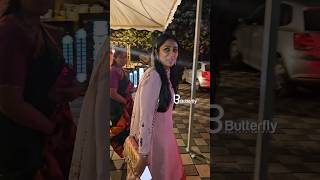 നവ്യ ചേച്ചി ചോദിച്ചത് കേട്ടോ 😂 | Navya Nair at Nandana Ajayan Wedding Reception