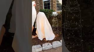 DIY ghosts Halloween decor front porch ideas - affordable ghosts Halloween ideas