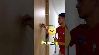 Fungsi dari lubang kecil pada pintu kamar hotel #shorts #shortvideo