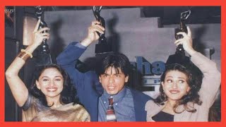 Shahrukh Khan Madhuri Dixit and Karisma Kapoor Win Dil toh pagal hai Filmfare awards |