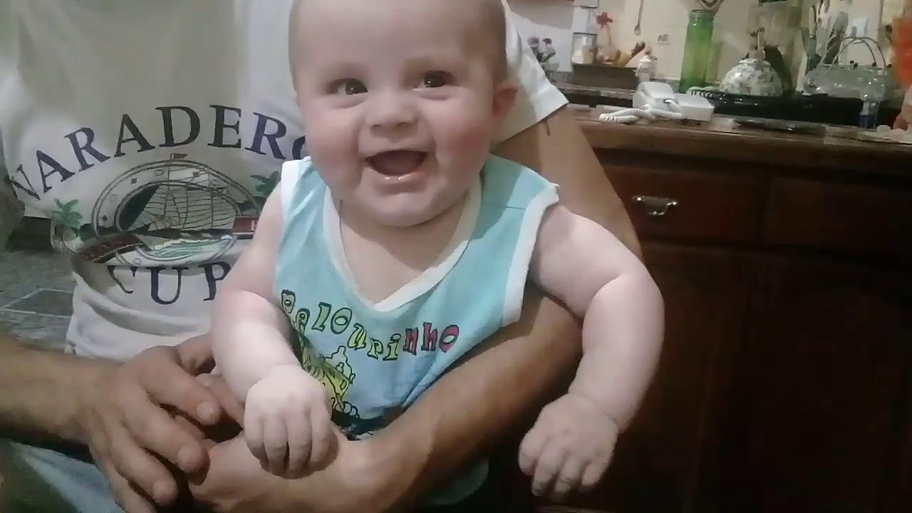 Bebé Se Rie A Carcajadas Youtube