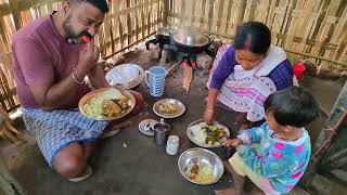 The family with green leaves and fatty pork curry//#assam_food_vlog @AxomiaLahon