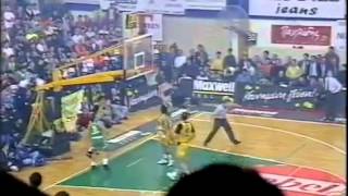 Stojan Vrankovic blocks Roy Tarpley