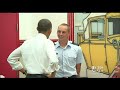 Obama surprises diner, orders chili dogs