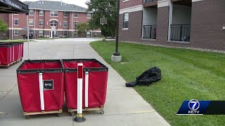 Maverick army of volunteers help new students move into UNO