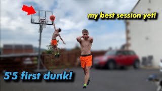 My first dunk! 5'5 dunker 4 year journey