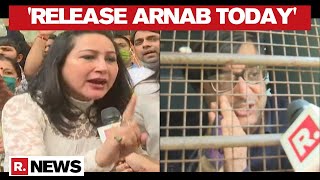 Criminal Psychologist Anuja Kapoor Joins Protest Demanding Arnab's Release