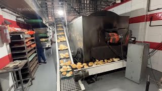 Bakery back to work in Gaza City for first time since war started