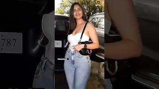 Mrunal Thakur looks so gorgeous in her dinner date look🔥🤍🖤|The Unseen Shorts #mrunalthakur