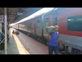 22867 hazrat nizamuddin humsafar express at durg station