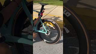 What do you think about the Canyon Aeroad CF SLX 8 Di2 2024 version? Details in description below.