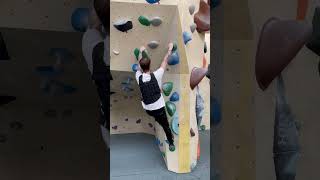 Bouldering with a 20KG vest - green Boulder