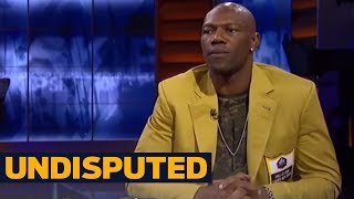 Skip Bayless challenges Terrell Owens for being divisive and disruptive | UNDISPUTED
